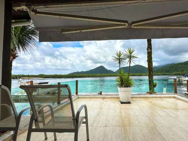 Casa FRENTE CANAL À VENDA no residencial  Marina Del Rey em Guarujá