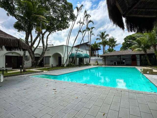 Casa térrea À VENDA no Condomínio Jardim Acapulco I - Guarujá