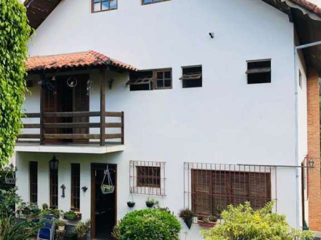 Casa com 3 quartos, 410m², à venda em Nova Friburgo, Cônego