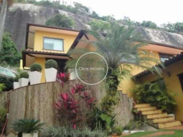 Casa em condomínio fechado com 5 quartos à venda na Estrada de Itacoatiara, Itacoatiara, Niterói, 340 m2 por R$ 2.490.000