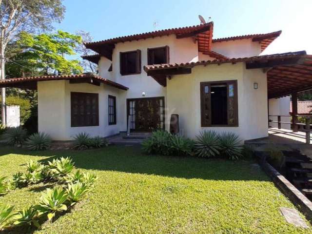 Linda casa duplex no melhor condomínio da Região Oceânica, Vale de Itaipú, 4 quartos, piscina.