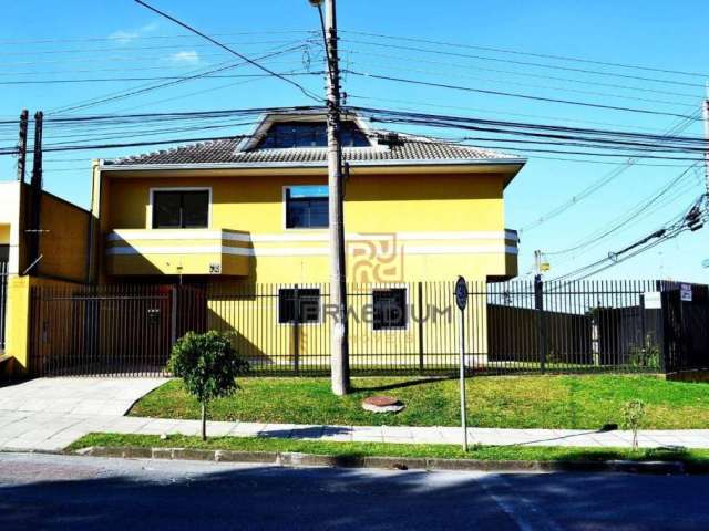 Sobrado com 3 dormitórios à venda, 194 m² por R$ 850.000,00 - Capão Raso - Curitiba/PR