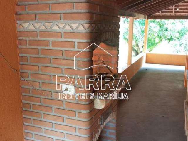 Vende-se chácara no estancia três lagos ii - marilia/sp