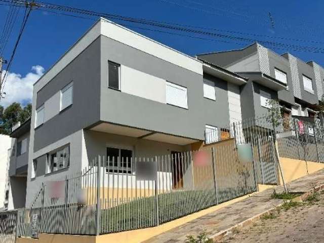 Casa com 3 quartos à venda na Rua Emma Vedana Palhosa, 5, Santa Catarina, Caxias do Sul por R$ 660.000