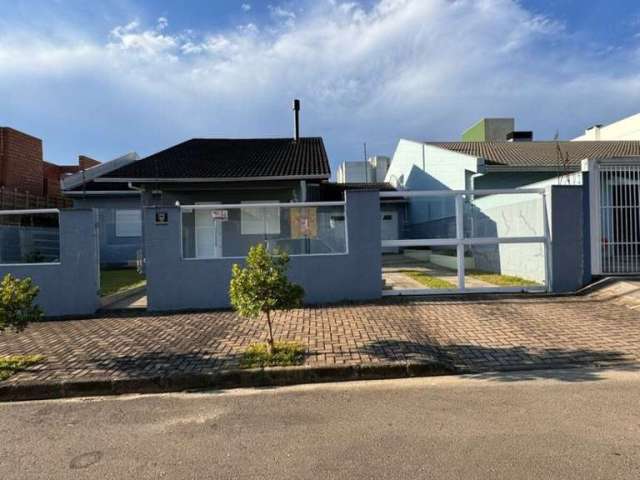 Casa com 2 quartos à venda na Rua Lourdes Maria Tronca, 1077, São Luiz, Caxias do Sul por R$ 890.000