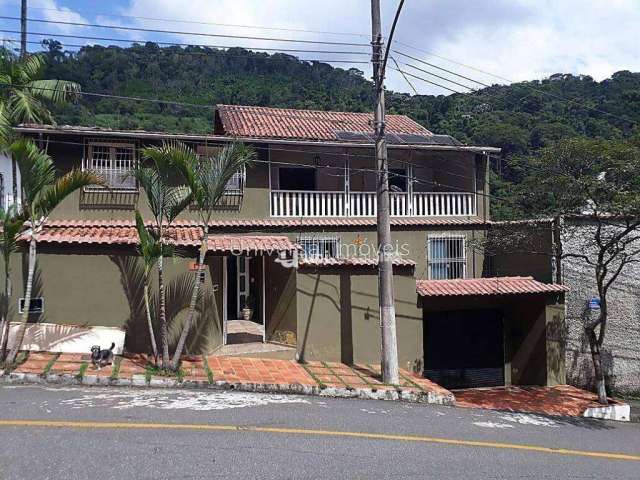 Casa com 6 quartos à venda, 325 m² por R$ 990.000 - Vale do Ipê - Juiz de Fora/MG