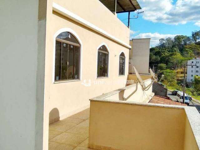 Casa com 3 quartos à venda, 181 m² por R$ 350.000 - Cerâmica - Juiz de Fora/MG