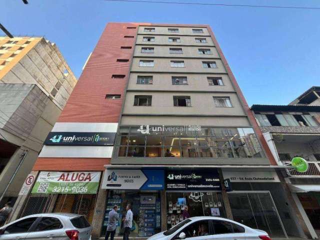 Apartamento com 2 Quartos para alugar, 53 m² por R$ 1.322/mês - Centro - Juiz de Fora/MG