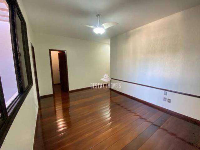 Sobrado com 4 quartos à venda, 350 m² por R$ 990.000 - Rezende - Uberlândia/MG