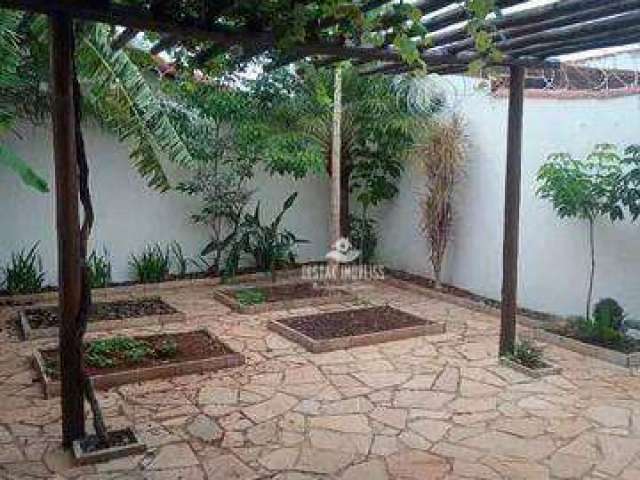 Casa com 3 dormitórios à venda, 180 m² por R$ 650.000,00 - Segismundo Pereira - Uberlândia/MG