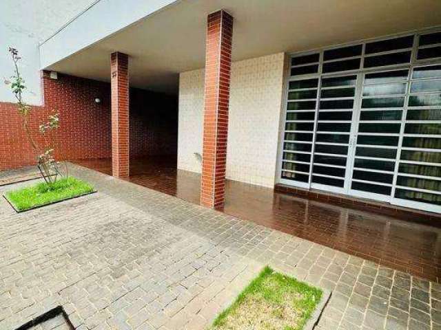 Casa com 4 dormitórios à venda, 242 m² por R$ 690.000,00 - Aparecida - Uberlândia/MG