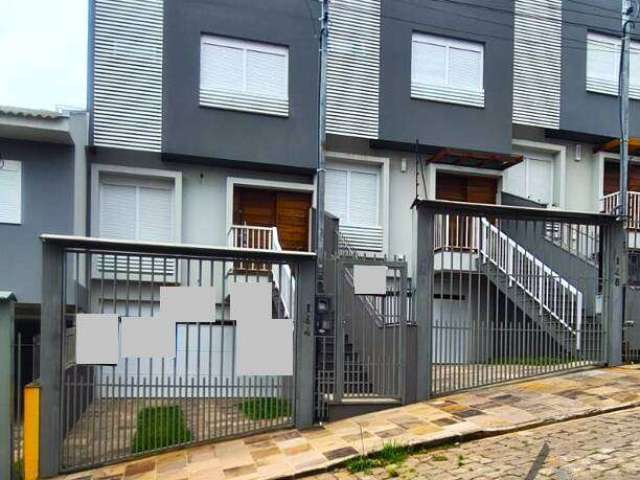 Sobrado triplex no bairro Santa Catarina