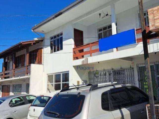 Casa com 3 dormitórios à venda, 210 m² por R$ 1.300.000,00 - Praia Comprida - São José/SC