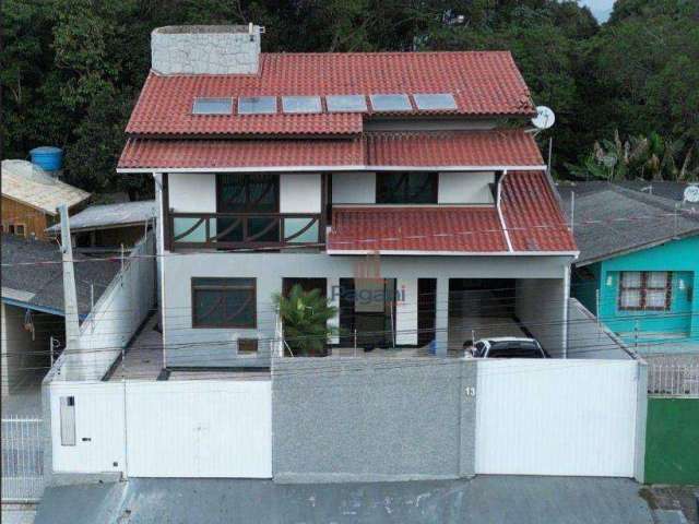 Casa com 8 dormitórios à venda, 356 m² por R$ 950.000,00 - Caminho Novo - Palhoça/SC