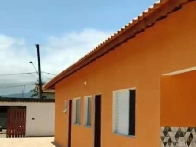 Linda casa na praia com 8 vagas de garagem