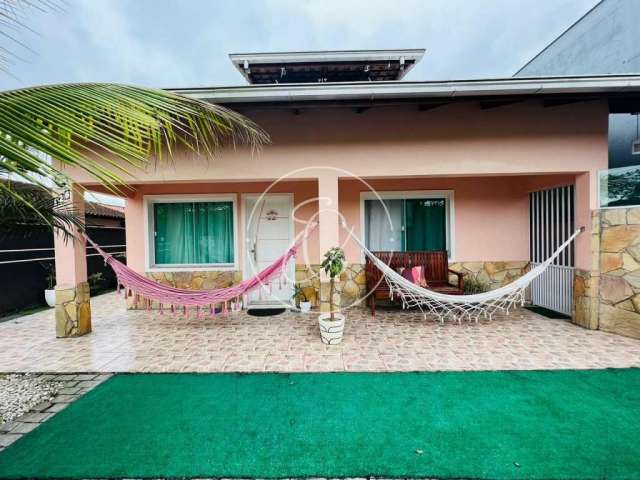 Casa Averbada com Piscina e Churrasqueira - Bairro Vila Nova, Joinville