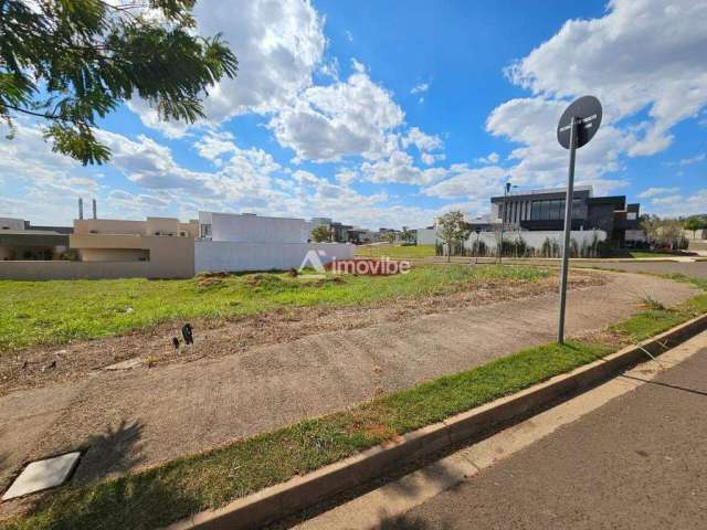 Terreno de esquina no Condomínio Pau Brasil em Americana-SP