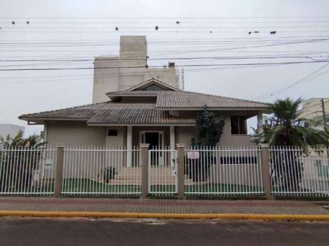 Casa graciosa localizada no bairro São Cristóvão - Disponível para Locação