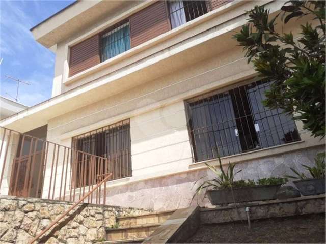 Sobrado Residencial à venda com 340m² e  4 dormitórios, localizado no bairro Santana.