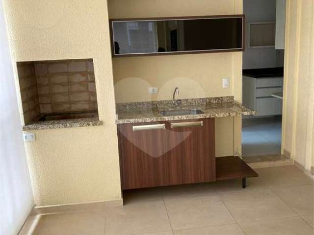 Lindo apartamento com varanda gourmet