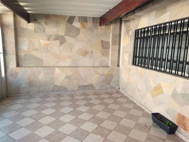 Sobrado residencial no Imirim 3 dorms quintal com churrasqueira e vaga de garagem