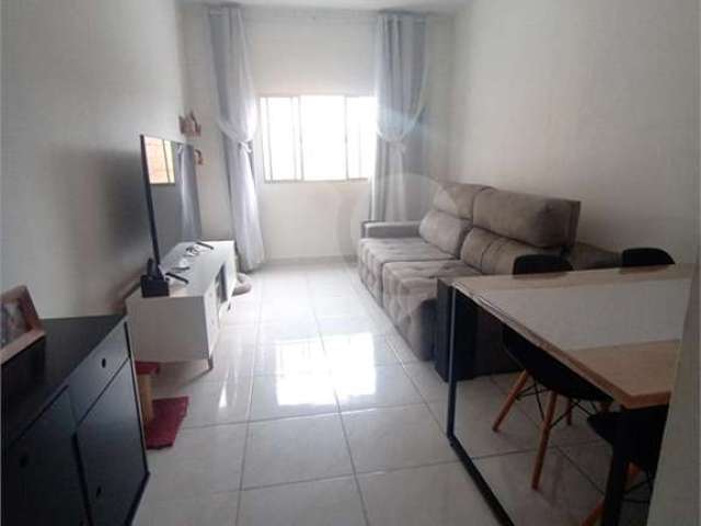 Apartamento santana 1 dormitório, sala , cozinha 1 banheiro, não tem vaga de garagem, fácil  acesso.