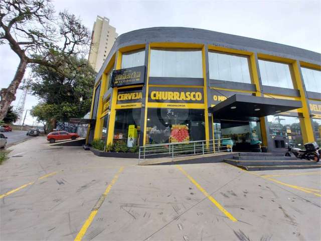 Prédio comercial gerando renda, no Butantã, excelente localização