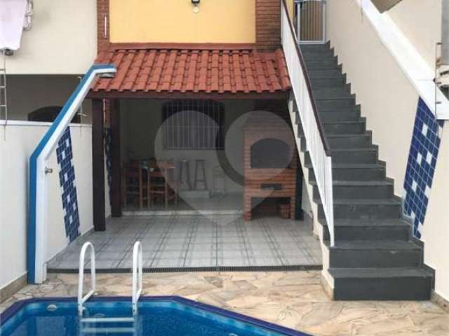 Ótimo Sobrado com piscina na Vila Mazzei