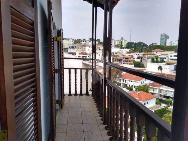 Casa Jardim França com 4 dormitórios, 2 suítes, sala ampla com lareira. cozinha, piscina, 8 vagas