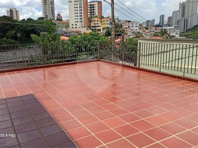 Casa assobrada no bairro Mandaqui com 3 dormitórios e 2 vagas de garagem