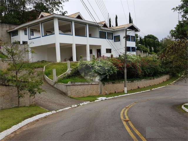 Casa na Serra da Cantareira no Condomínio Suíça da Cantareira aceita permuta faltando acabamento!!!!