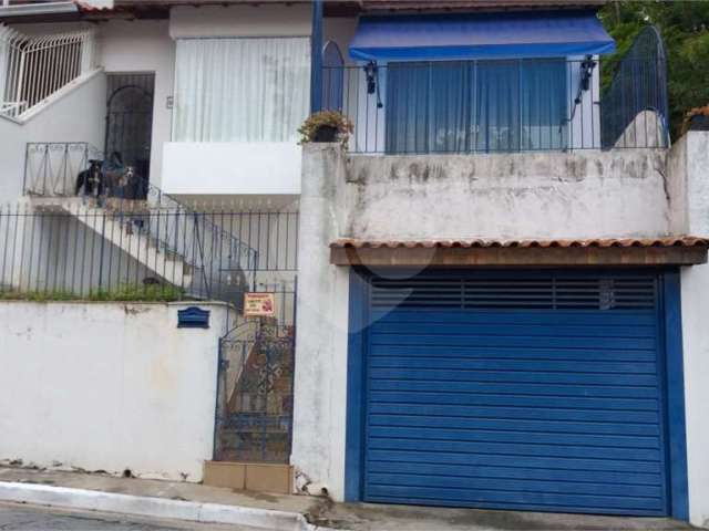 Casa Vila Irmãos Arnoni, 280 m², 3 dormitórios, sala 3 ambientes, cozinha, edícula, 2 vagas.