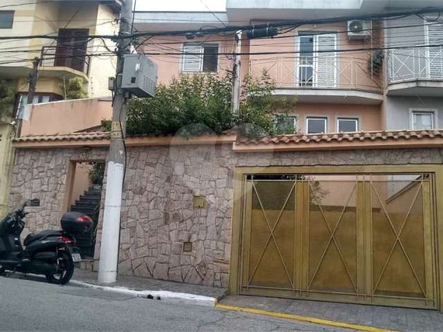 Sobrado no Tucuruvi, a 10 minutos a pé do Metro Parada Inglesa.