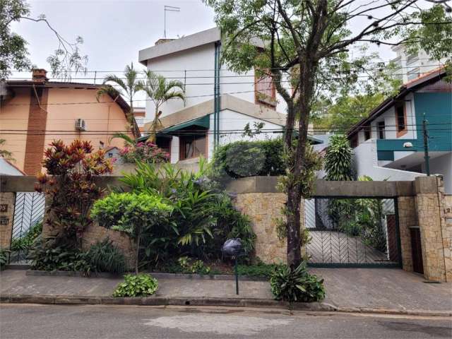 Casa a venda com 05 Dormitórios por 3.200.000,00