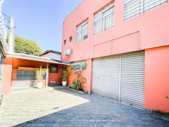 Galpão - Vila Sônia - 402 m² - Piso superior - 1 Vaga - Venda / Compra / Locação - Próximo ao Metrô