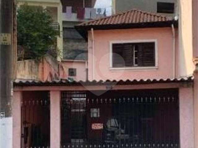 Sobrado na Vila Maria Alta com 02 Quartos e Edícula por R$ 680.000,00