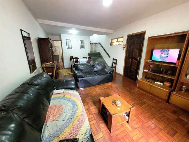 Sobrado Na Vila Galvão com 03 Dormitórios e Edícula  por R$ 549.000,00