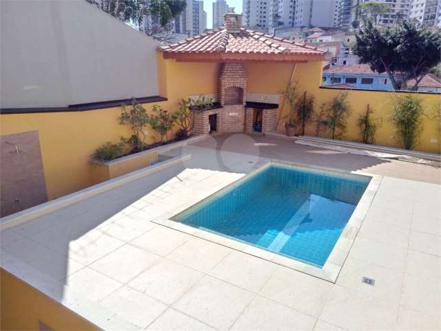 Casa Térrea Assobradada com Piscina - Jardim São Paulo