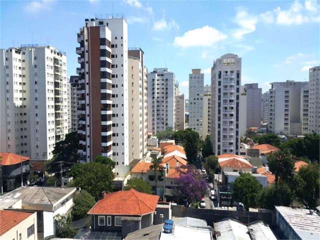 ocalização: atrás do Shopping Ibirapuera (5 quadras). Região muito bem localizada (segurança