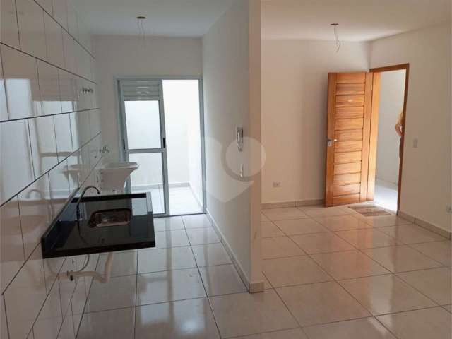 Apartamento localizado na travessa da Av.Jaçanã - térreo 2 dorms 51m2  Jaçanã