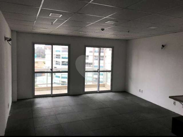 Sala comercial à venda de 40 m2 na região de pinheiros.