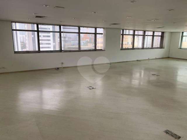 Sala comercial com 4 vagas de garagem na chácara santo antonio