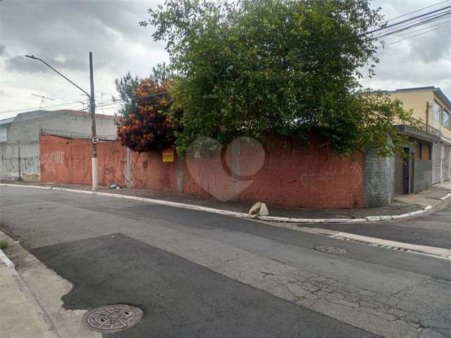 Casa térrea com excelente terreno no Jardim Brasil