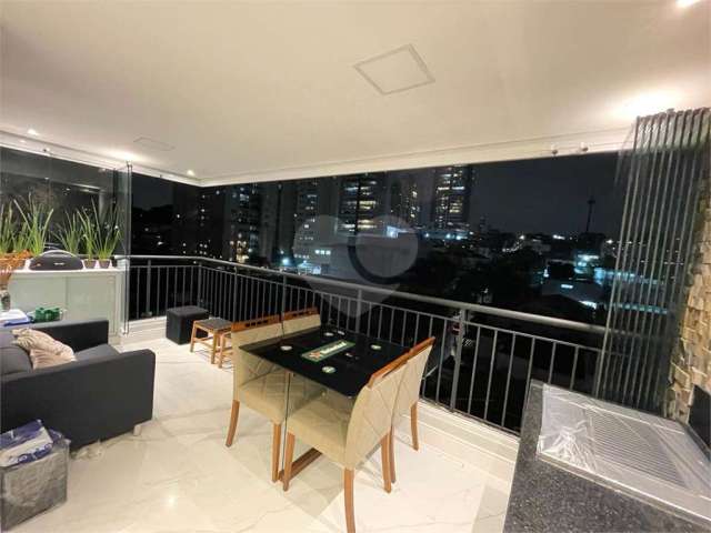 Apartamento com 02 dormitórios e varanda gourmet em Santana, São Paulo - SP