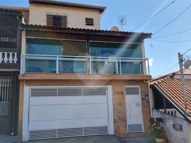 Sobrado para venda, 287m², 4 dormitórios, sendo uma suíte master e outra americana, 3 vagas