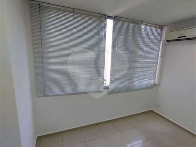 Sala Comercial à venda com 26 m² 2 Banheiros em Pinheiros