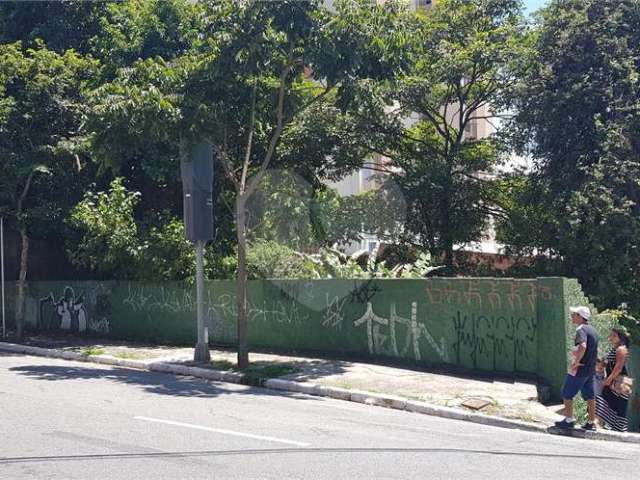 Terreno de 275m² a venda em Santana