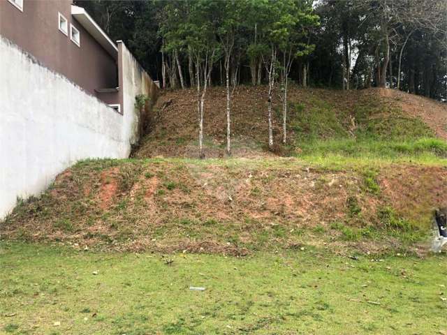 Terreno em condominio de alto padrao no bairro do Horto Florestal