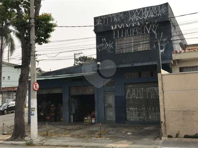 Prédio Comercial de esquina, na Avenida Nossa Senhora da Concórdia, Tremembé!!