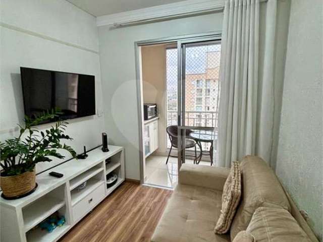 Apartamento na Av Santa Marina no bairro Água Branca